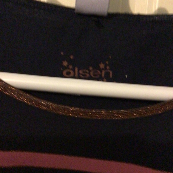 Women’s Top - Picture 2 of 2